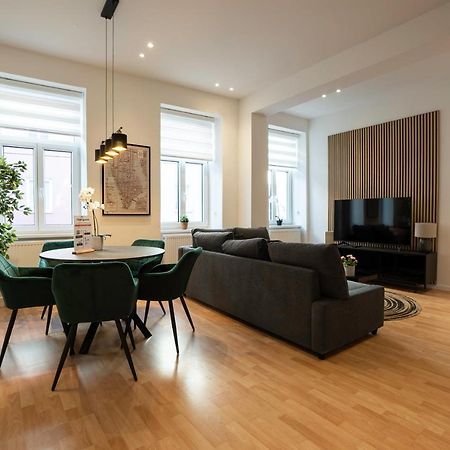 Experience Fresh Comfort In Our Brand-New Apartment In Vienna'S 17Th District Kültér fotó