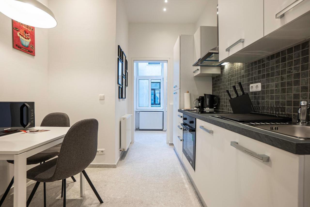 Experience Fresh Comfort In Our Brand-New Apartment In Vienna'S 17Th District Kültér fotó