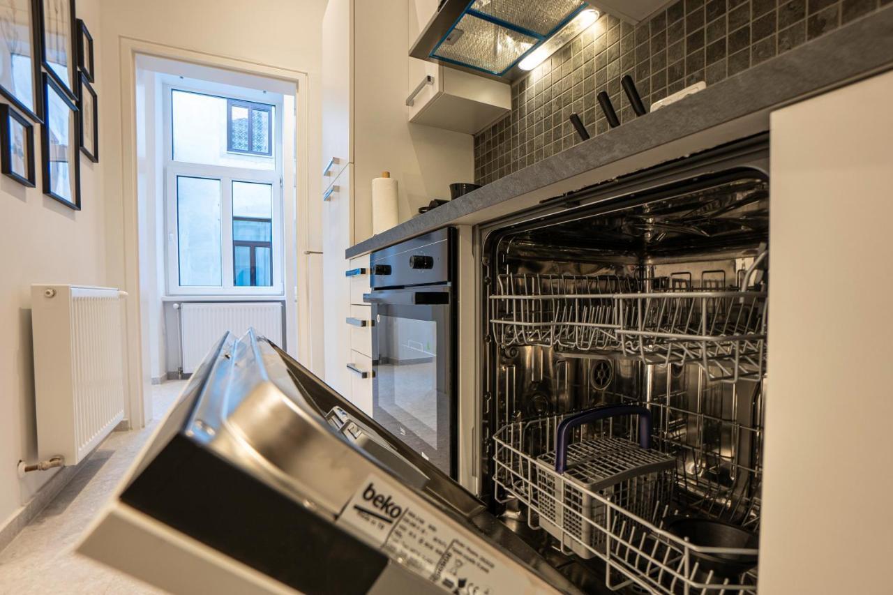 Experience Fresh Comfort In Our Brand-New Apartment In Vienna'S 17Th District Kültér fotó
