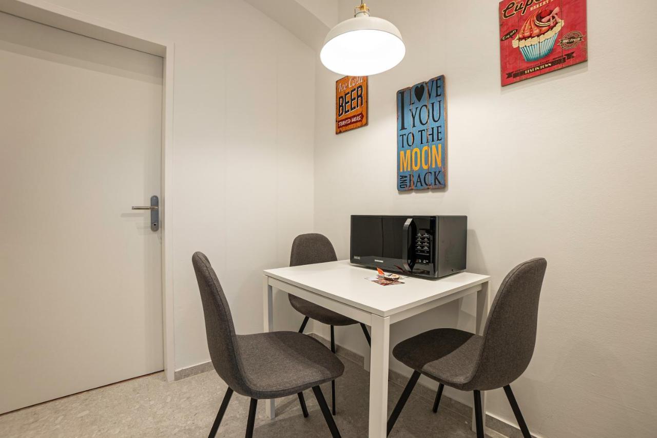 Experience Fresh Comfort In Our Brand-New Apartment In Vienna'S 17Th District Kültér fotó